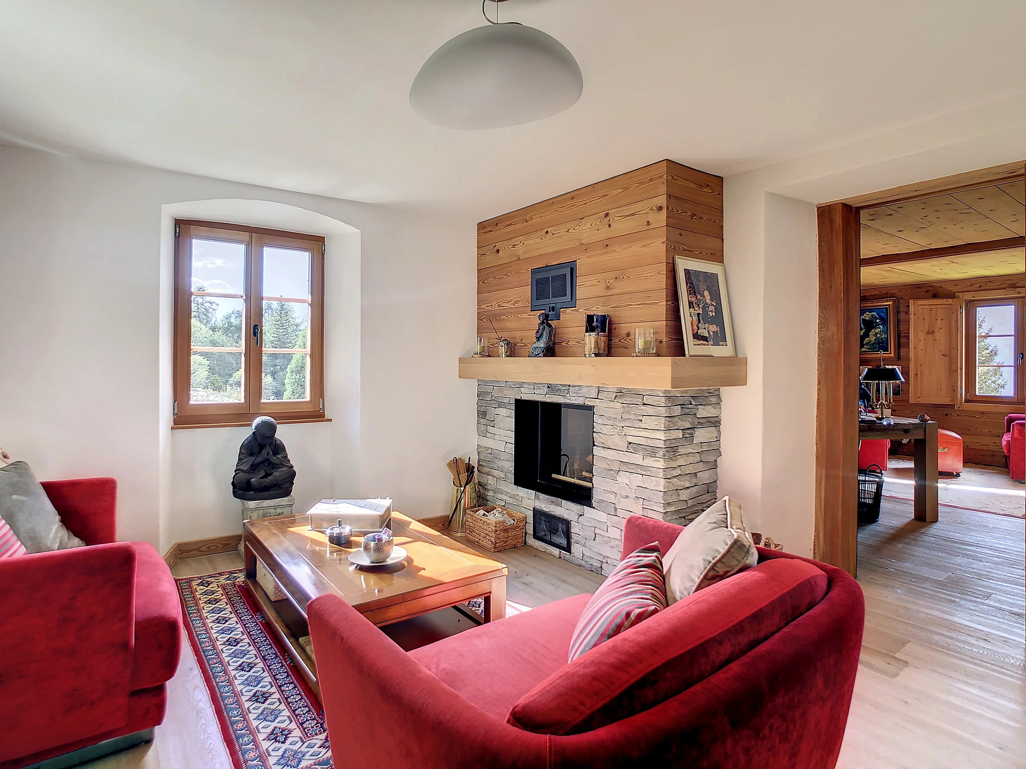 Domaine exceptionnel et exclusif entièrement rénové au coeur des Alpes Valaisannes