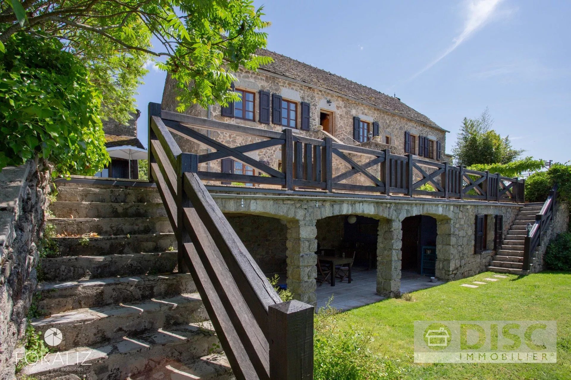 Magnificent property with guest house, swimming pool, annex and stunning views