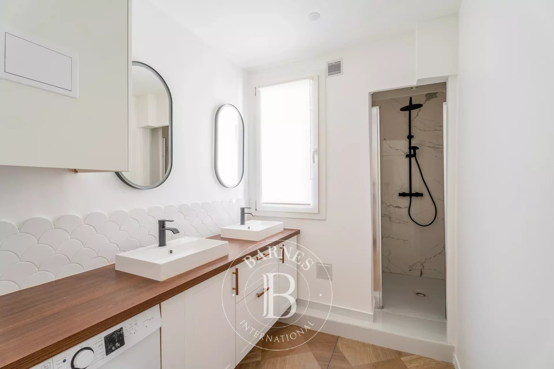 PARIS 17 - REFURBISHED 1-BED APARTMENT - ARC DE TRIOMPHE