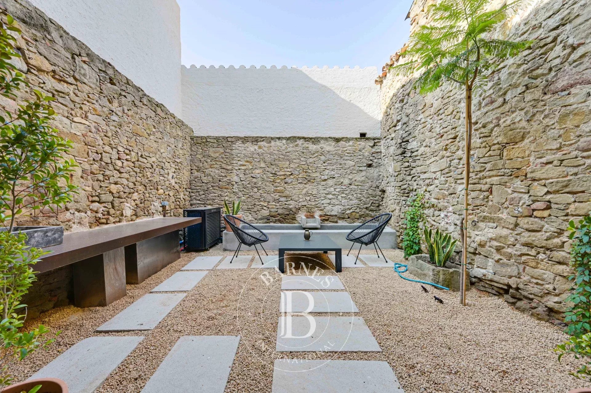 Деревенский дом, отреставрированный в 2024 году, в Байш-Эмпорда, Коста-Брава.