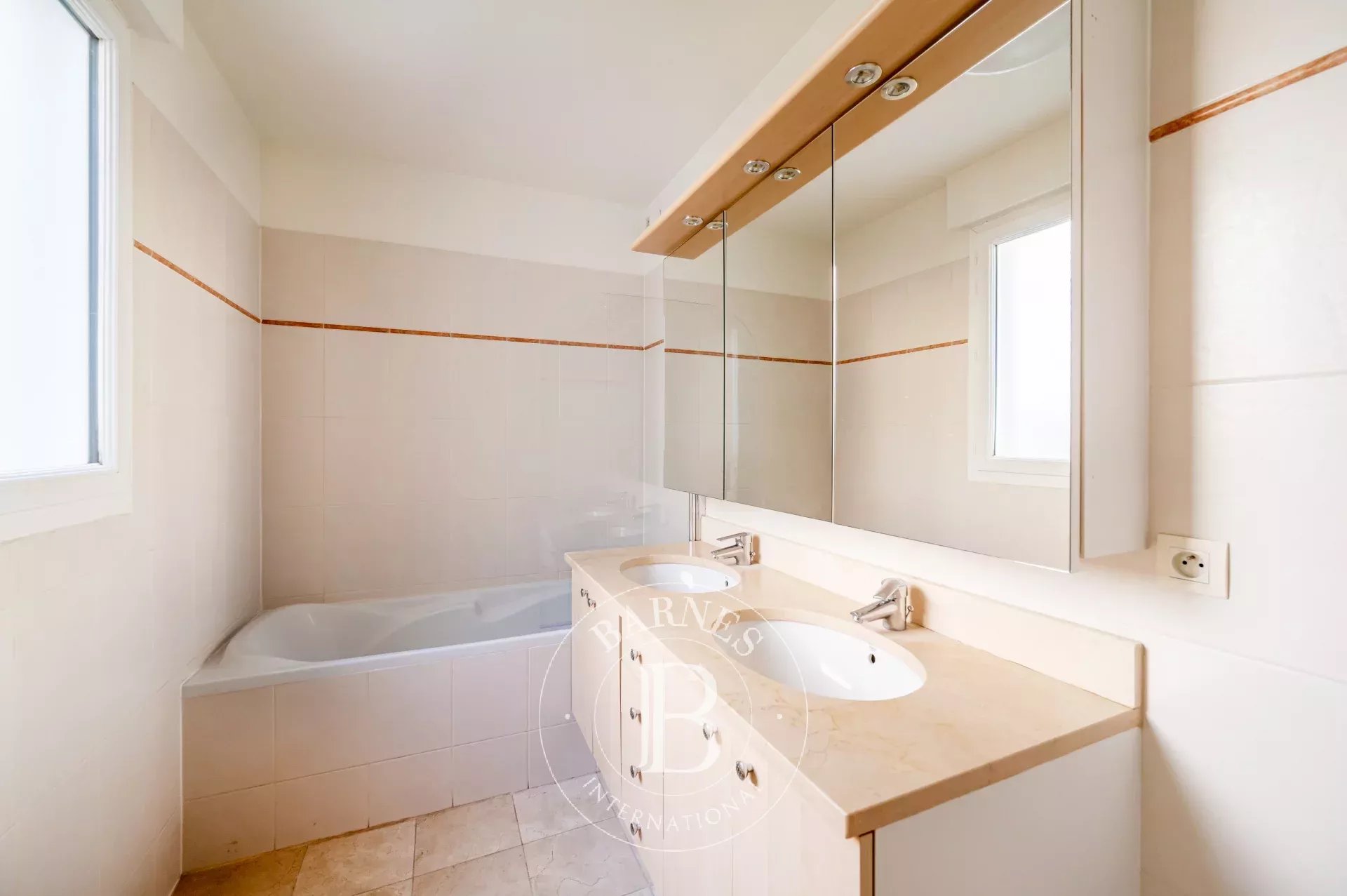 Ev Levallois-Perret - picture 11