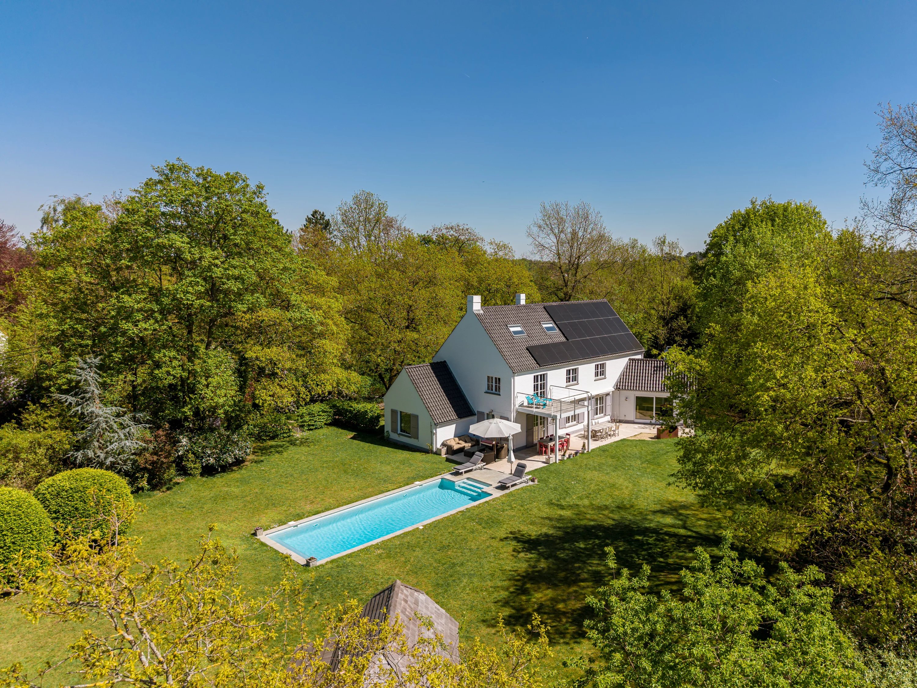 Villa Lasne - picture 1