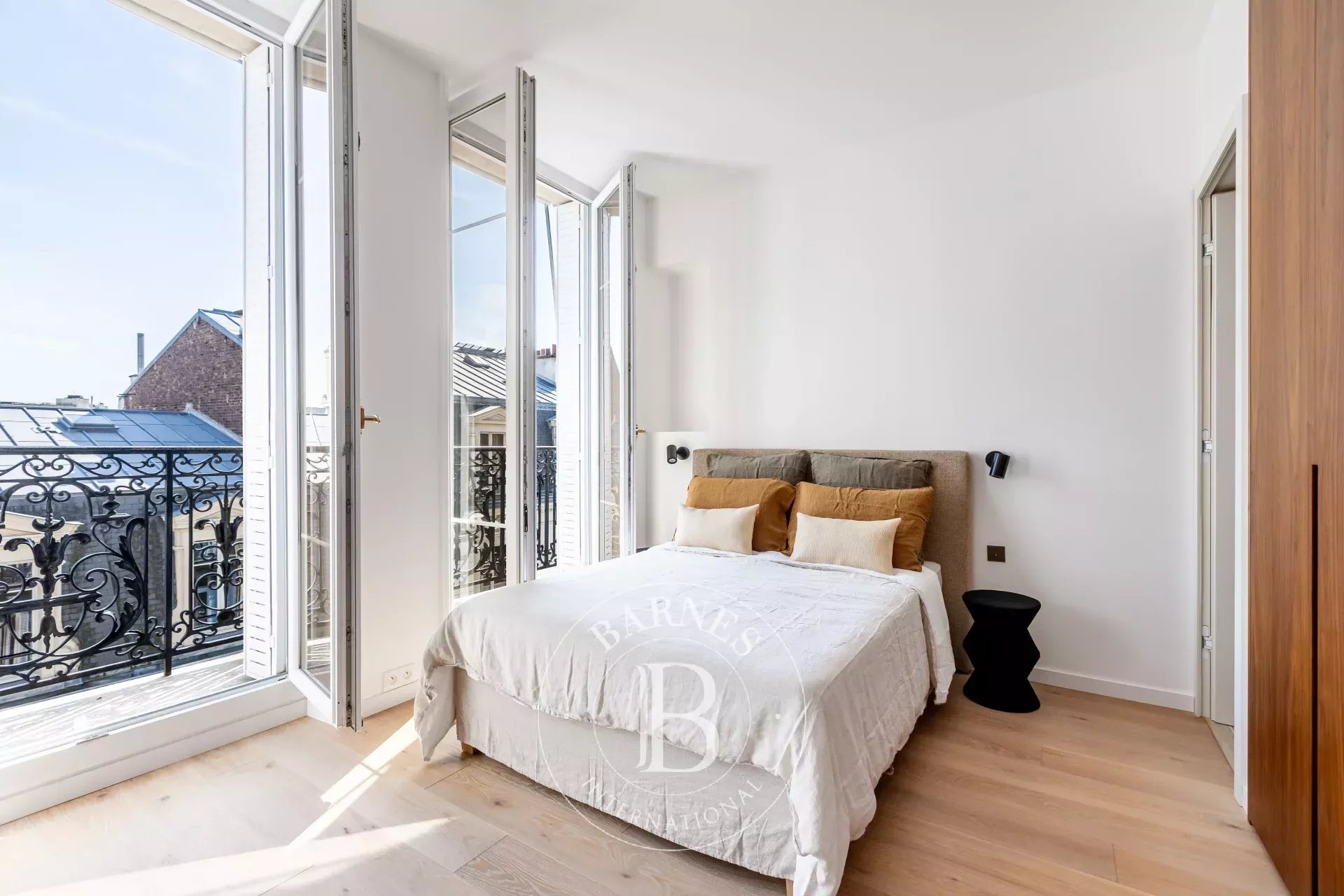 Paris  - Apartment 4 Bedrooms - picture 17