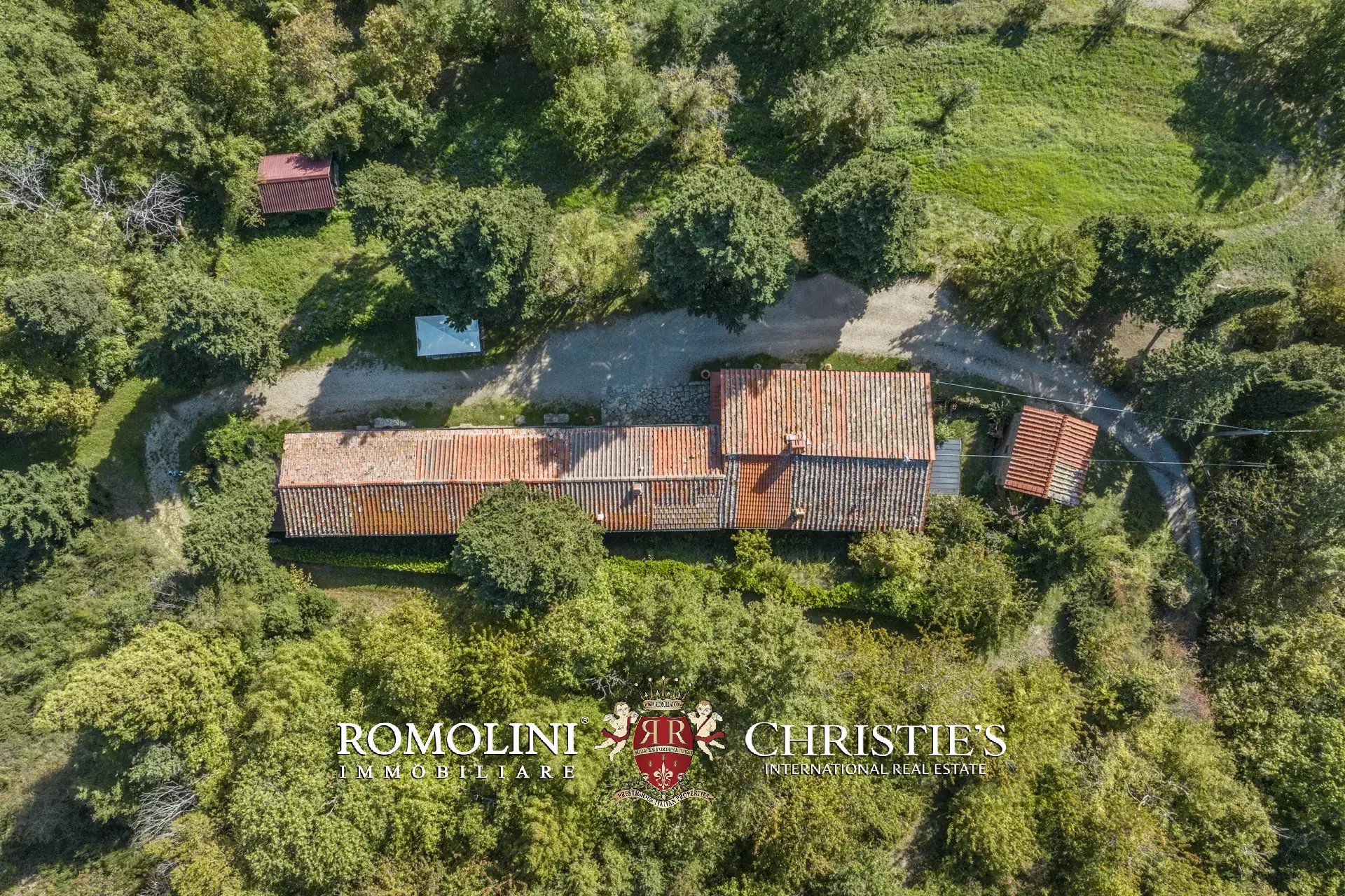 101-HA ESTATE WITH NATURAL SPRINGS FOR SALE BETWEEN AREZZO AND FLORENCE