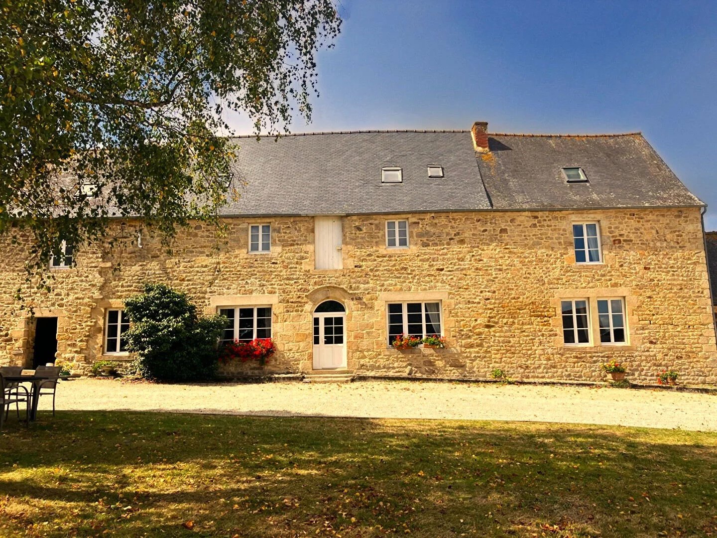 VAL D'ARGUENON - Élégante propriété du XVIème siècle avec vue sur l'Arguenon