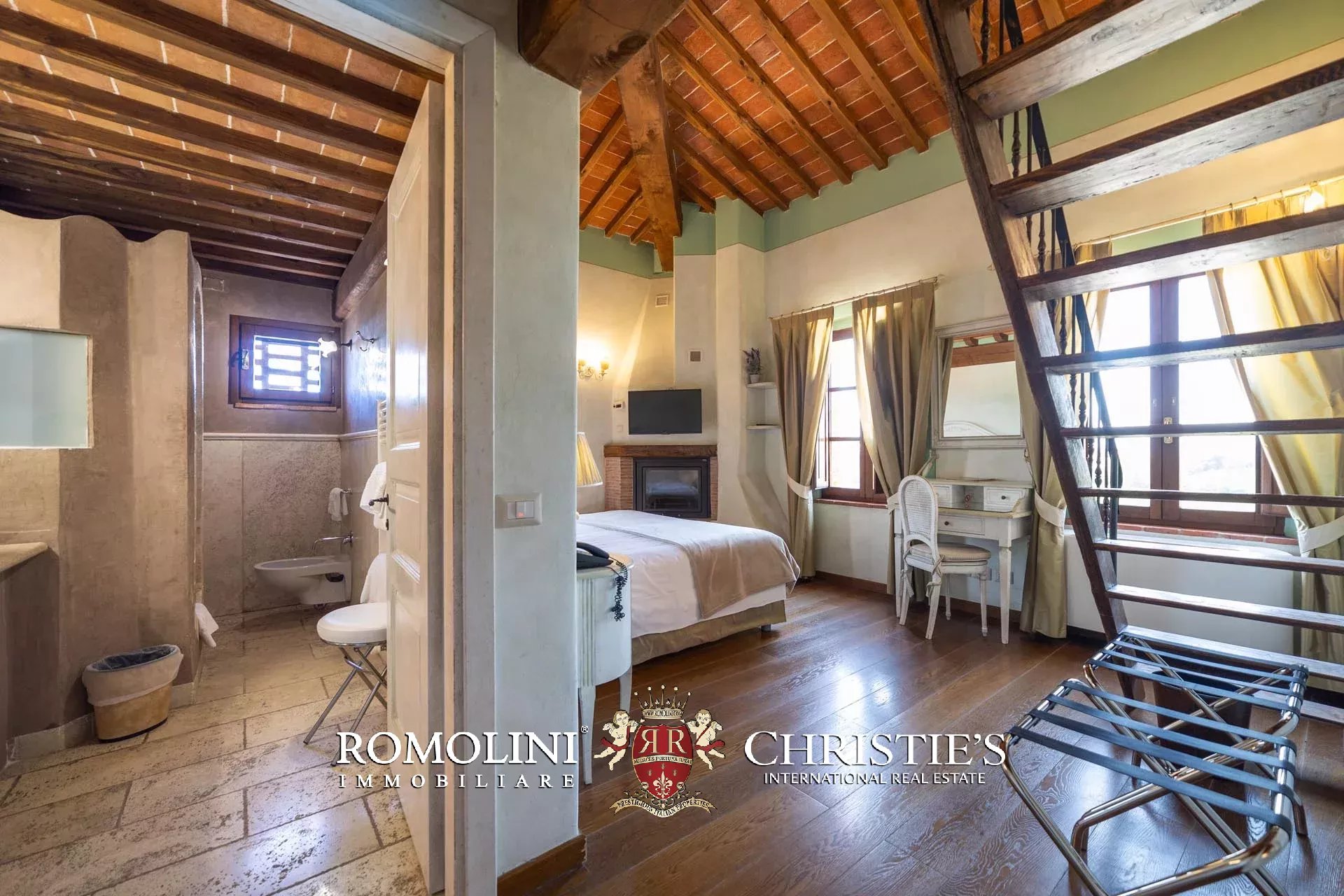 14 Bedroom Villa/Townhouse's Image 68
