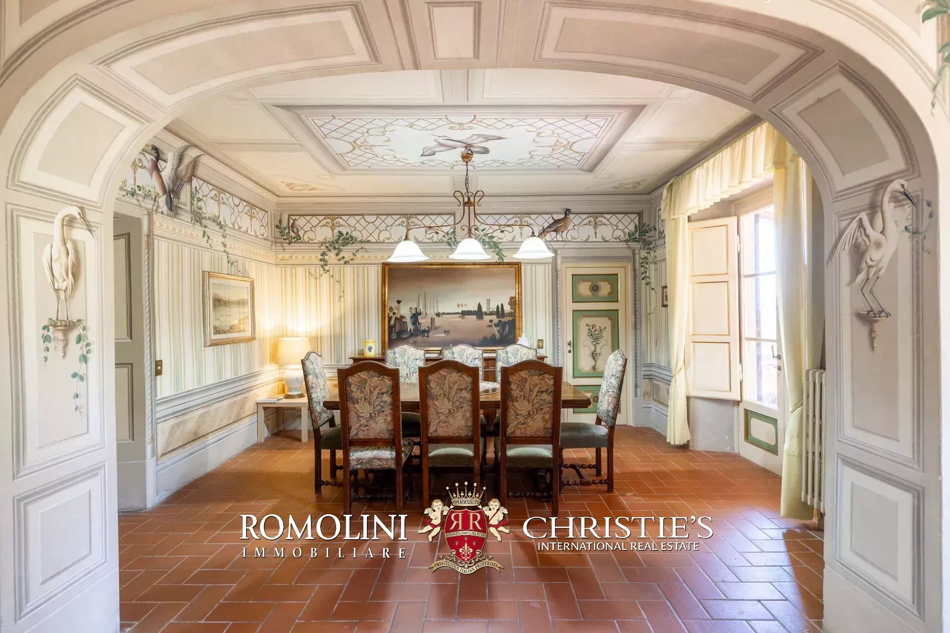 6 Bedroom Villa/Townhouse's Image 29