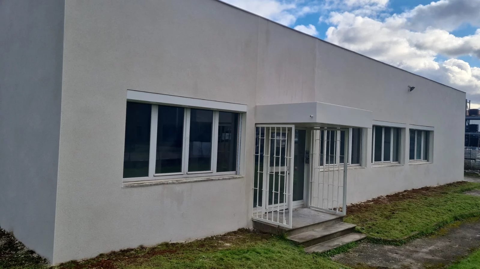 BATIMENT INDUSTRIEL INDEPENDANT