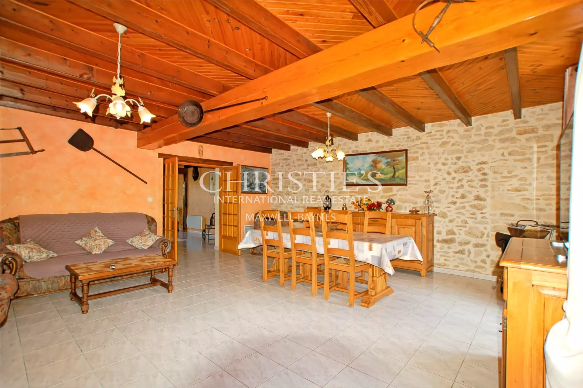 13 Bedroom Villa/Townhouse's Image 12