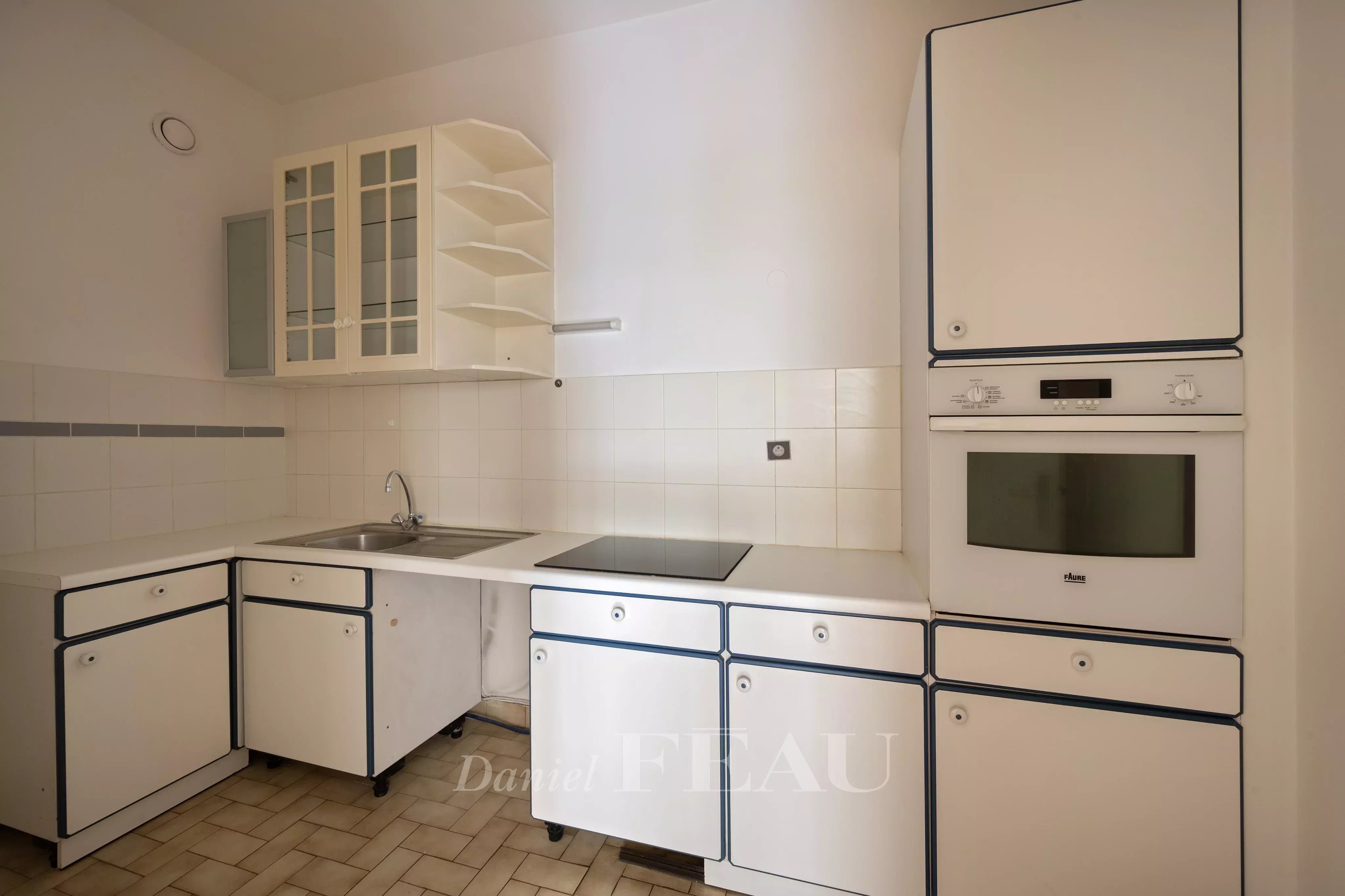 Sale Apartment Paris 4th