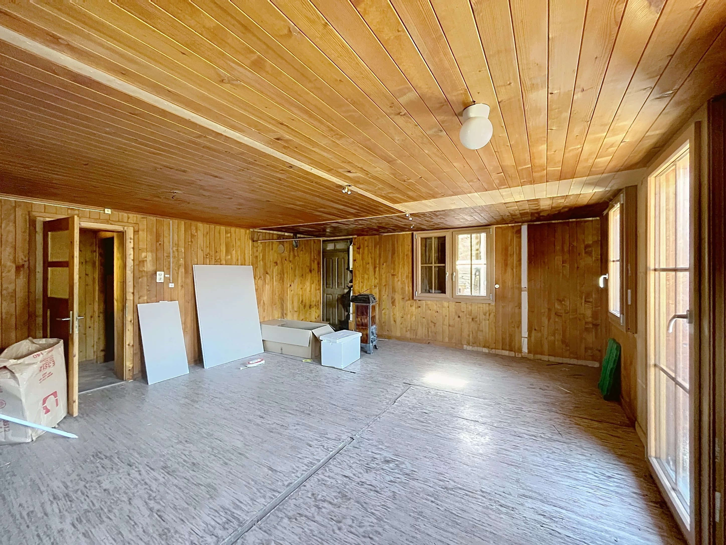 Appartement avec potentiel de rénovation et vue sur les montagnes - Photo 2