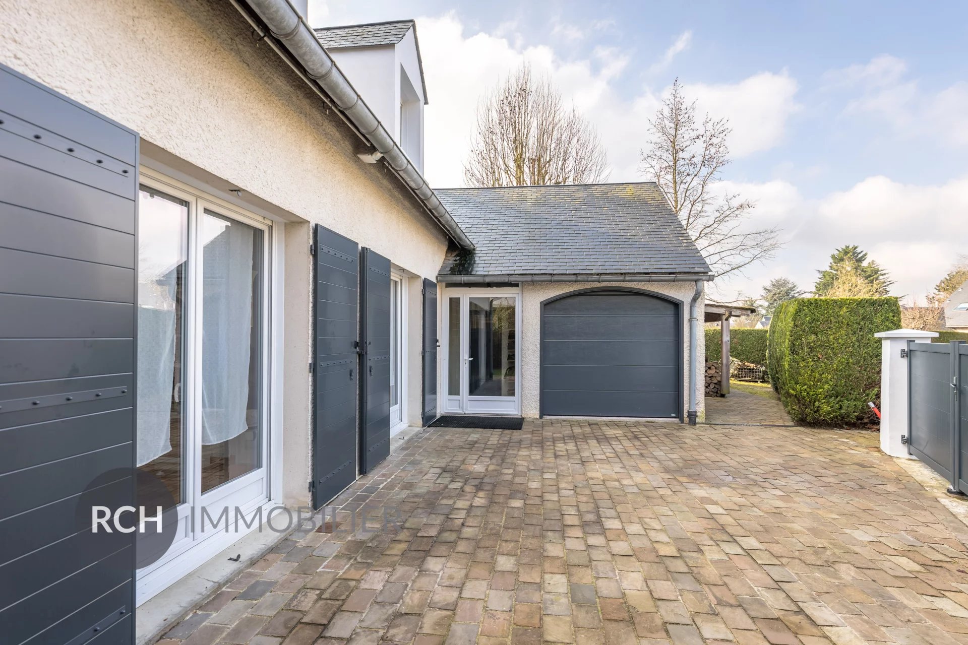 Exclusivité  - Gambais - Maison familiale en coeur de village d'environ 150 m2 sur un terrain de 1036 m2