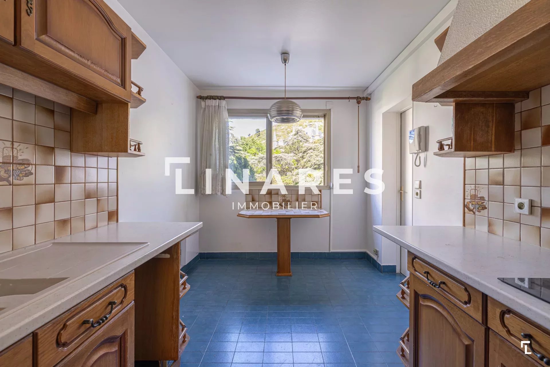 LE BERGER - Appartement T3 de 80m2 avec terrasse - résidence sécurisée piscine et tennis - 13009 LE CABOT