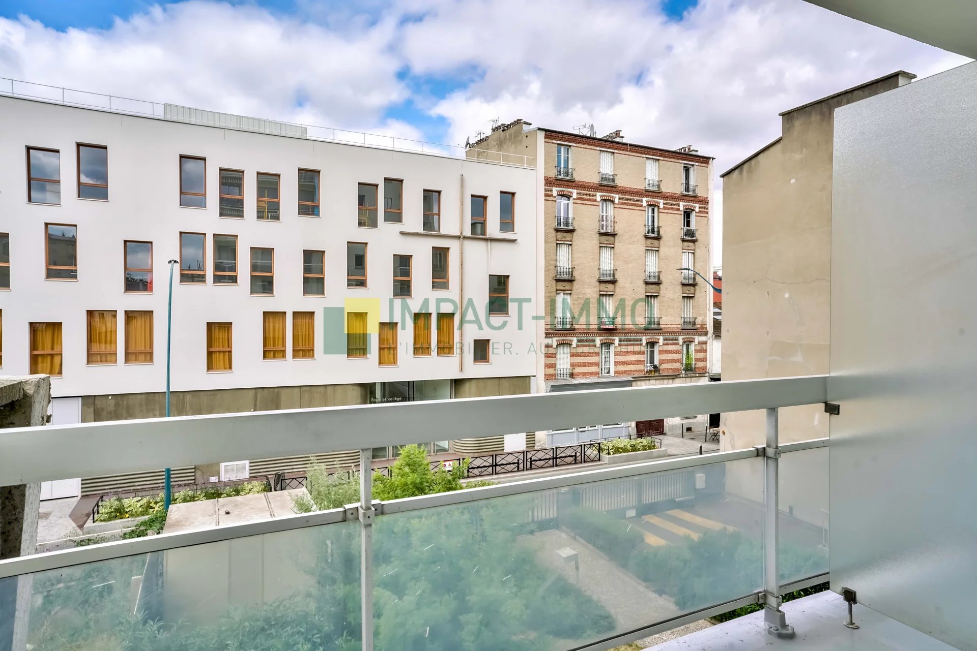 CLICHY CENTRE VILLE - 3 PIECES EN ETAGE AVEC BALCON CAVE ET BOX