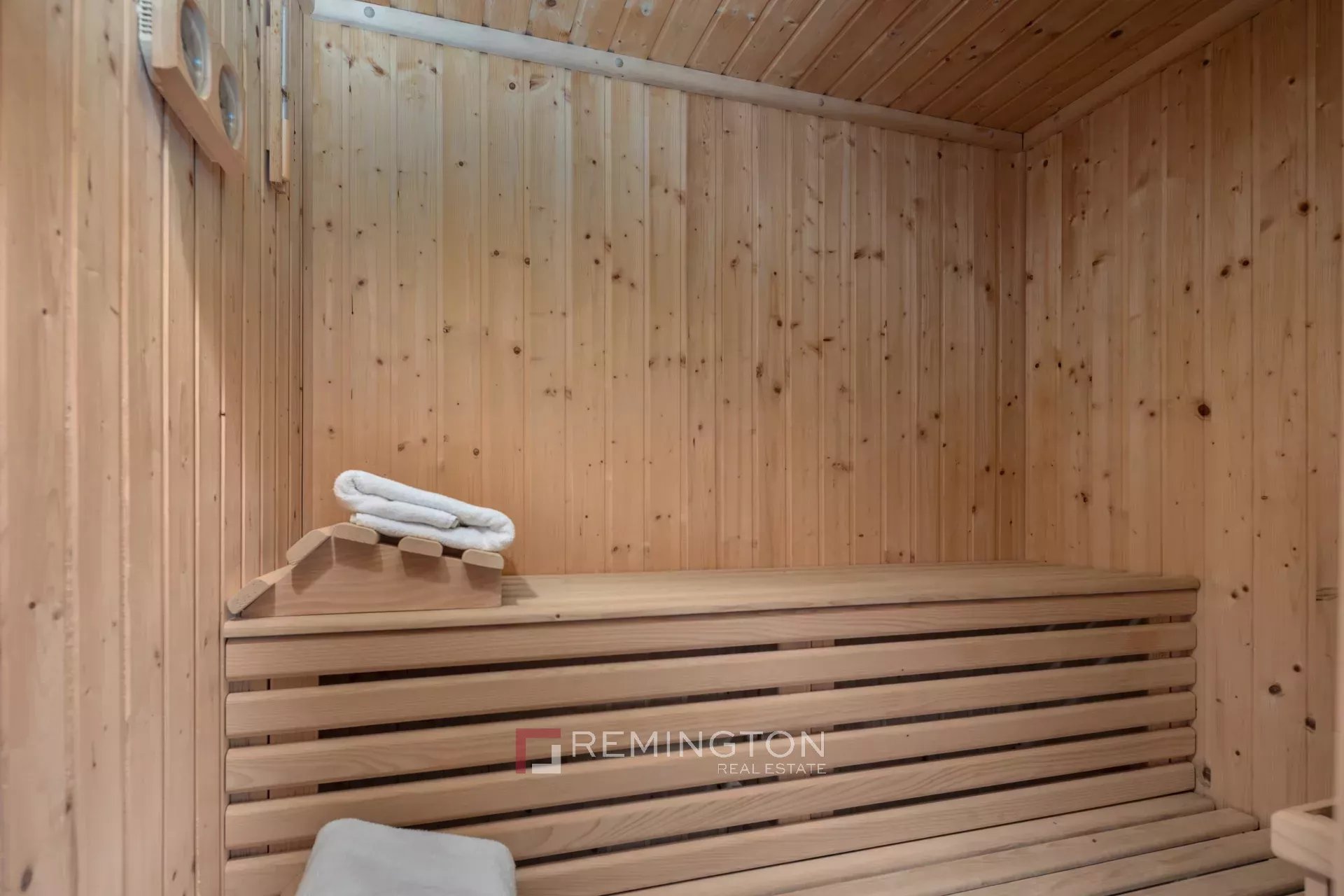4 Bedroom Villa/Townhouse's Image 11
