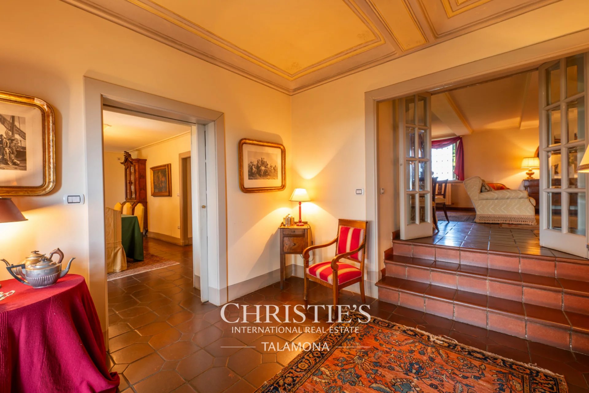 10 Bedroom Villa/Townhouse's Image 38