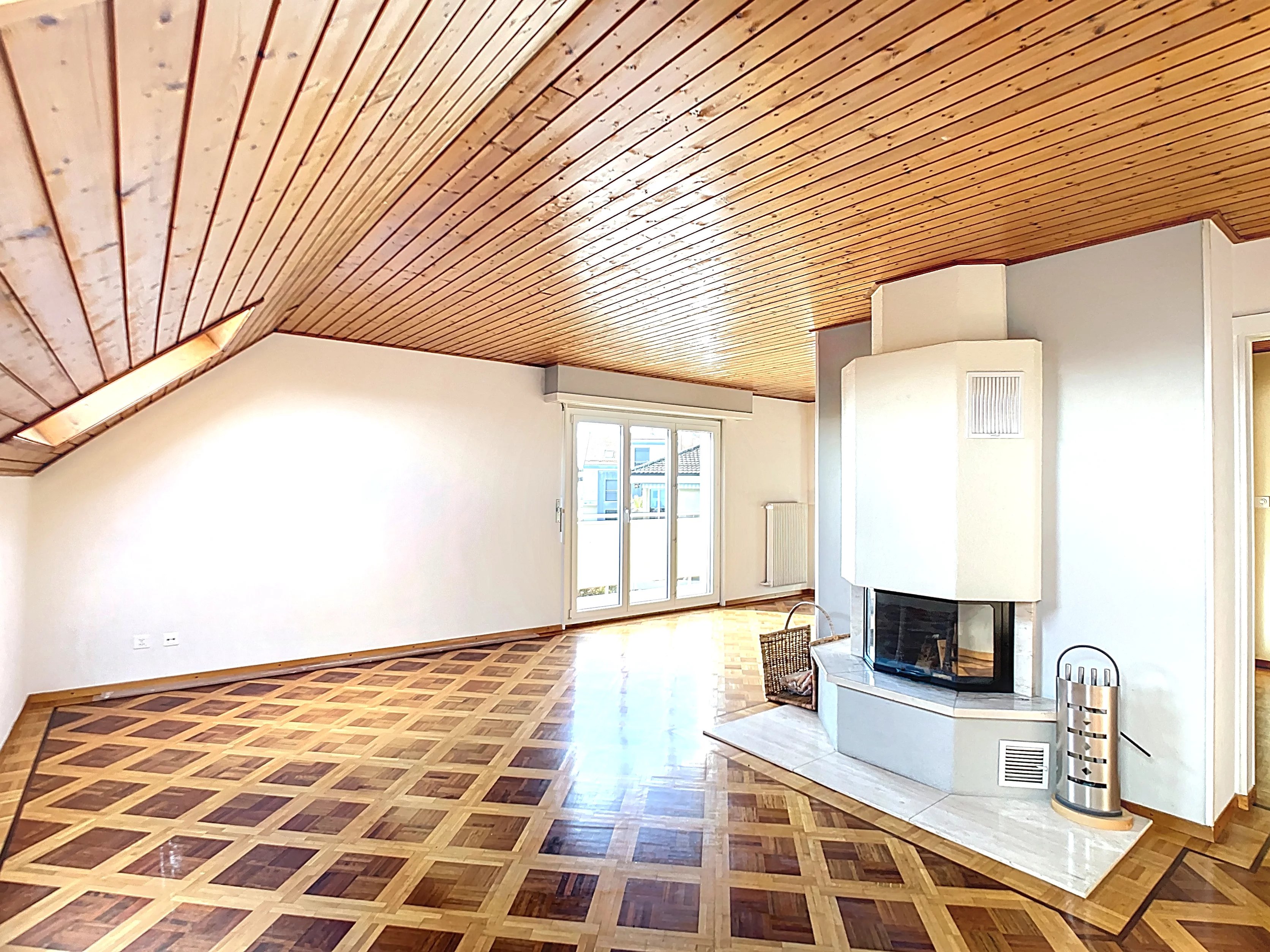 Attique au centre de St Sulpice