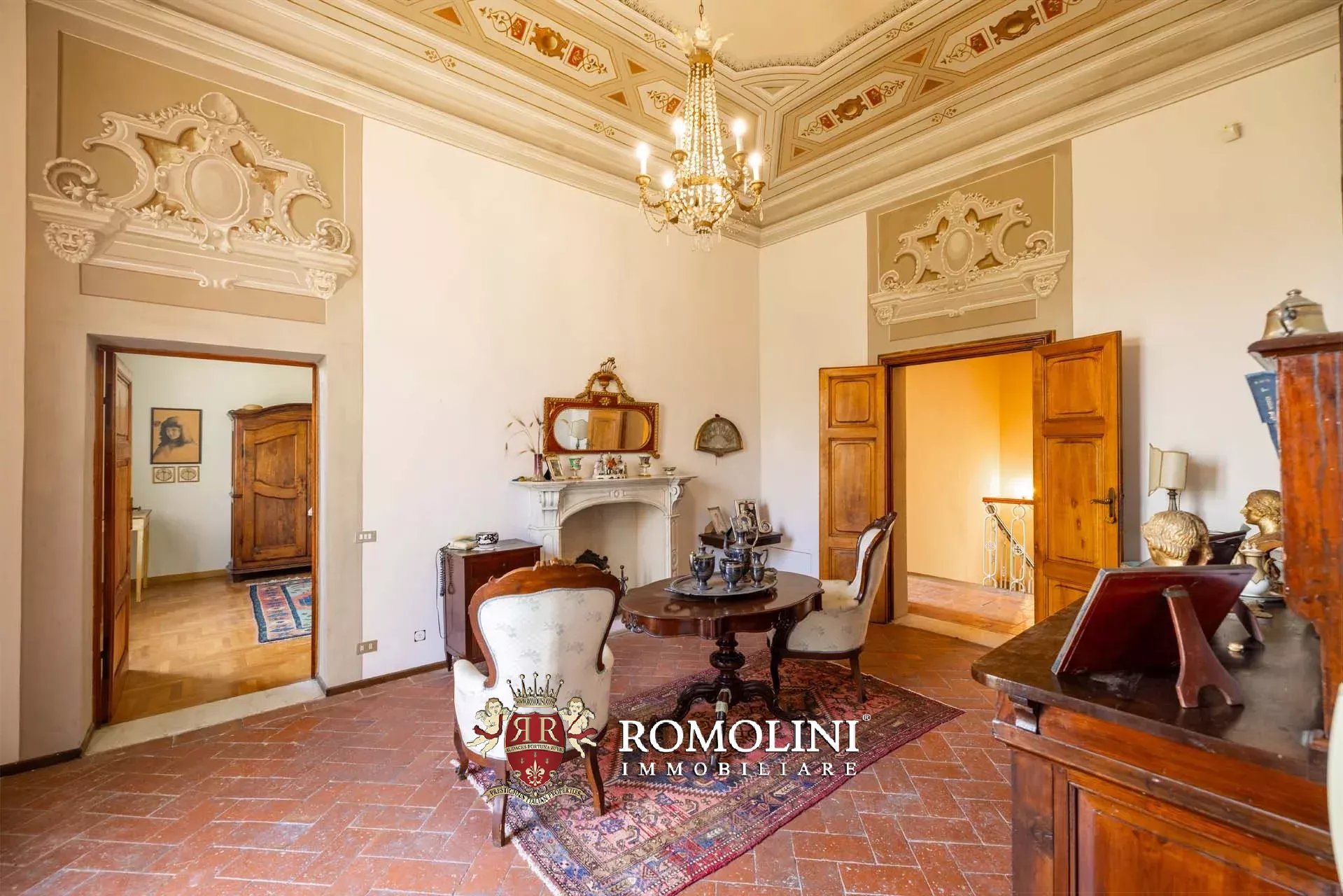 6 Bedroom Villa/Townhouse's Image 34