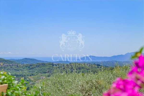 Riviera Countryside – Charming Provencal style villa boasting panoramic views of the sea and mountains
