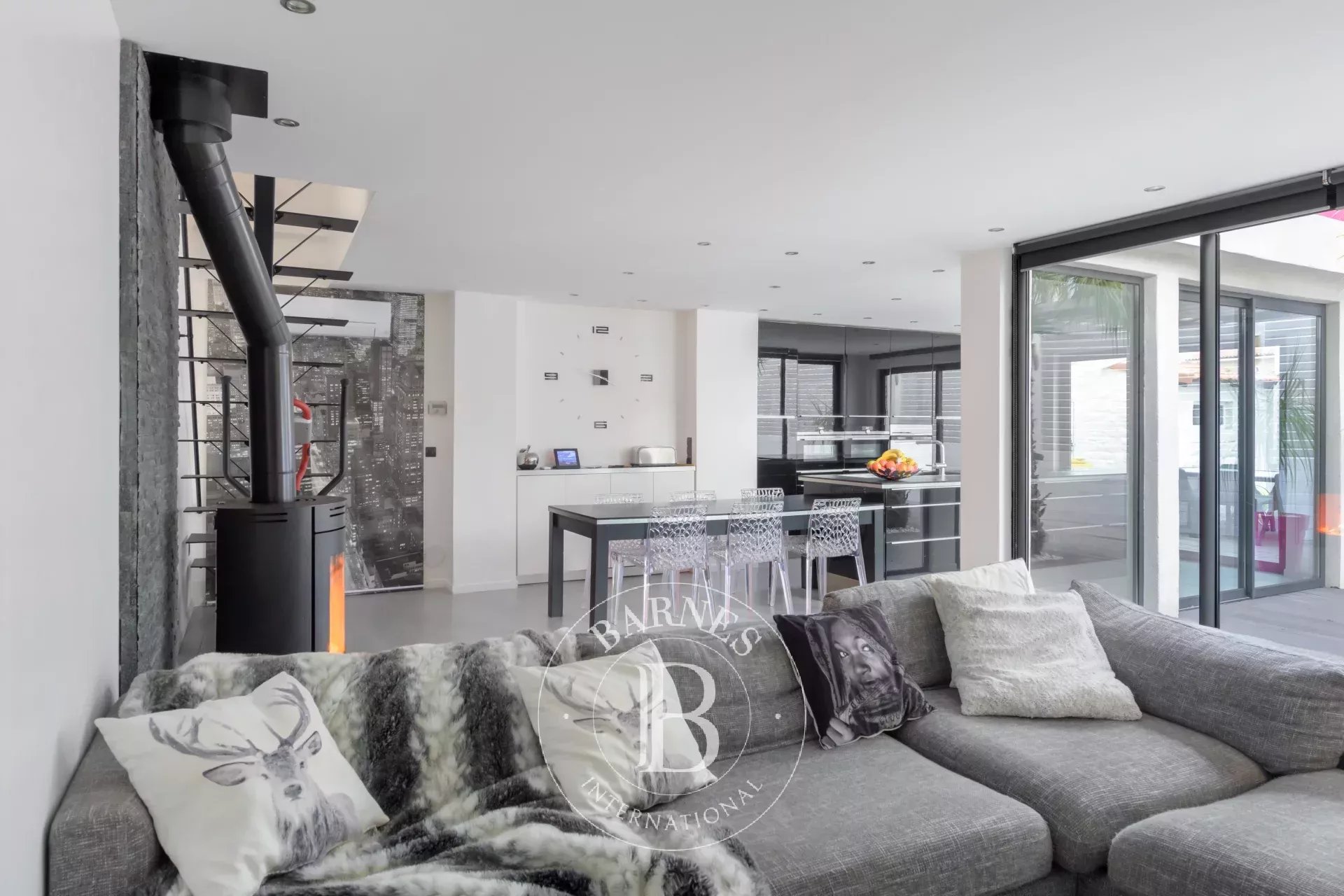 Ev Marseille 8ème - picture 4