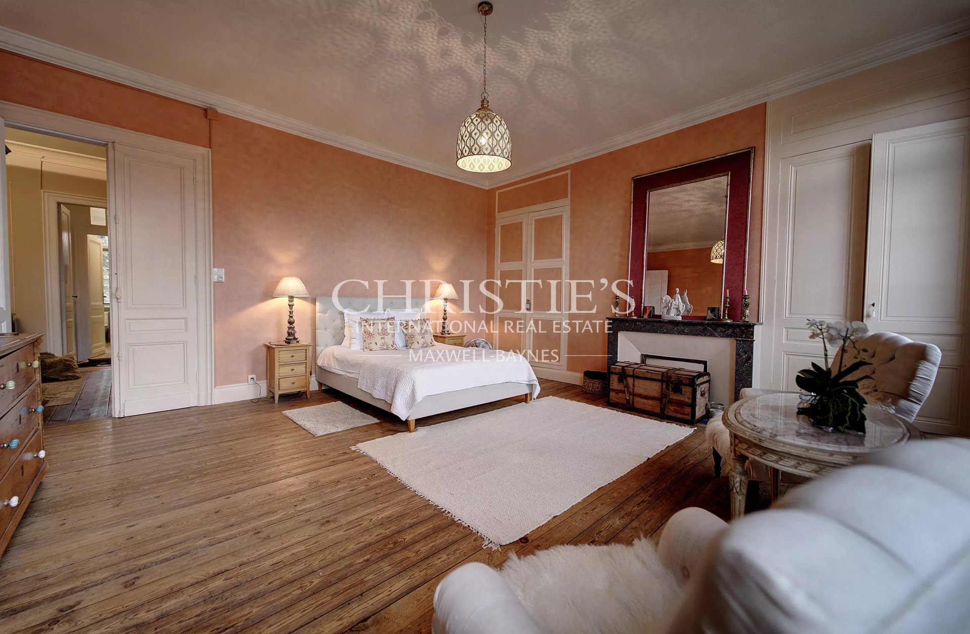 10 Bedroom Villa/Townhouse's Image 15
