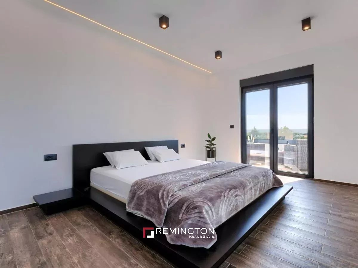 3 Bedroom Villa/Townhouse's Image 18