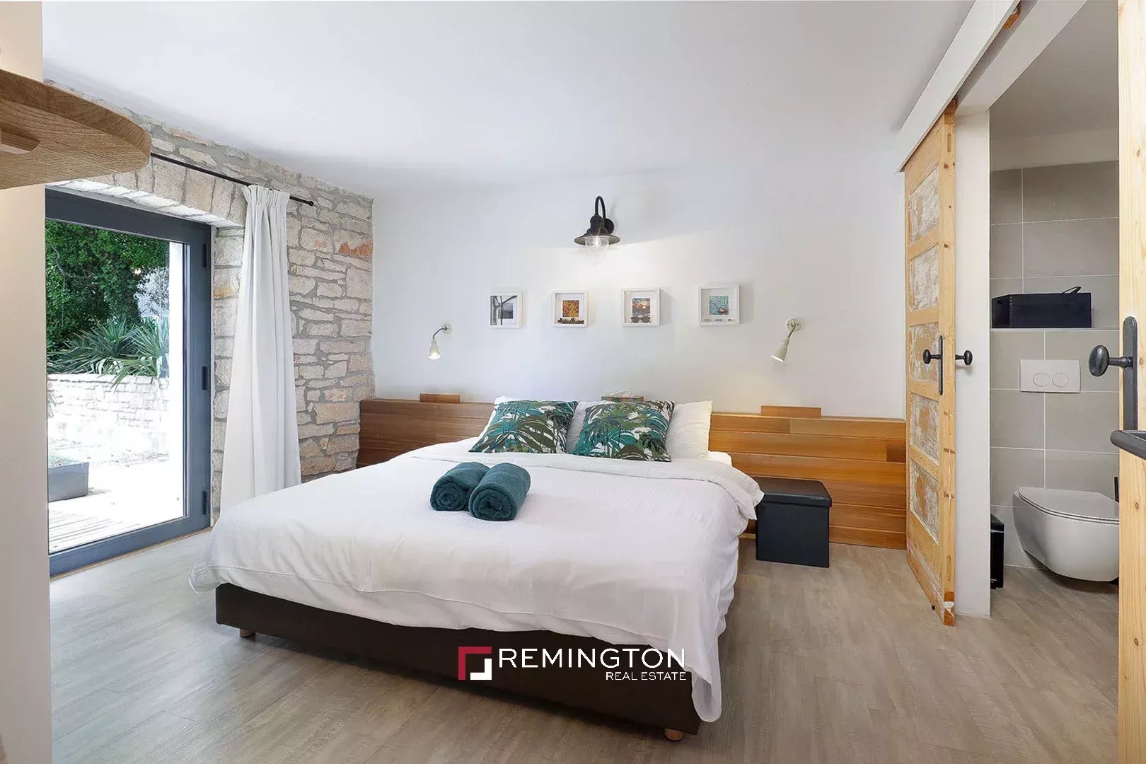 5 Bedroom Villa/Townhouse's Image 4