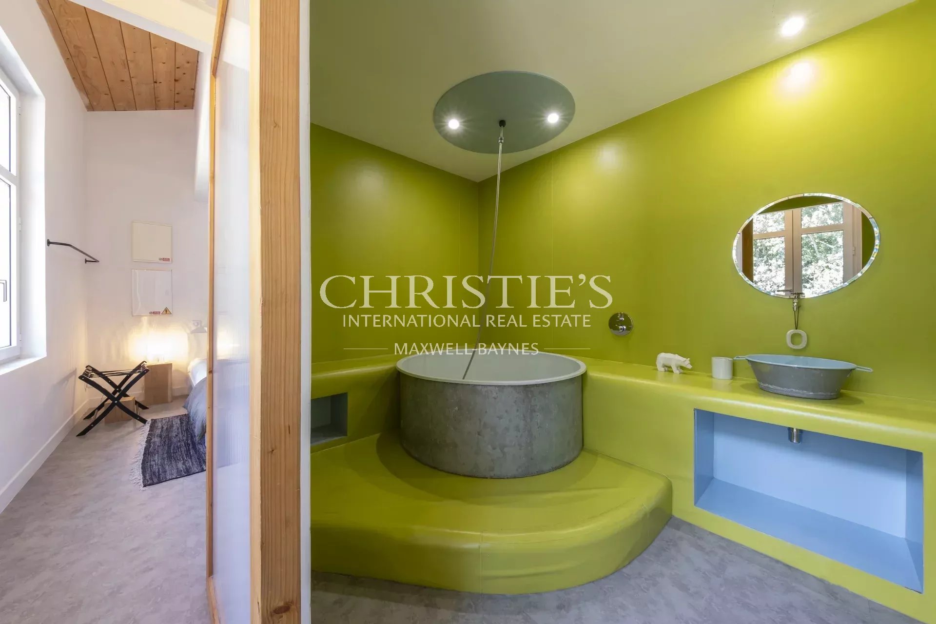 13 Bedroom Villa/Townhouse's Image 52