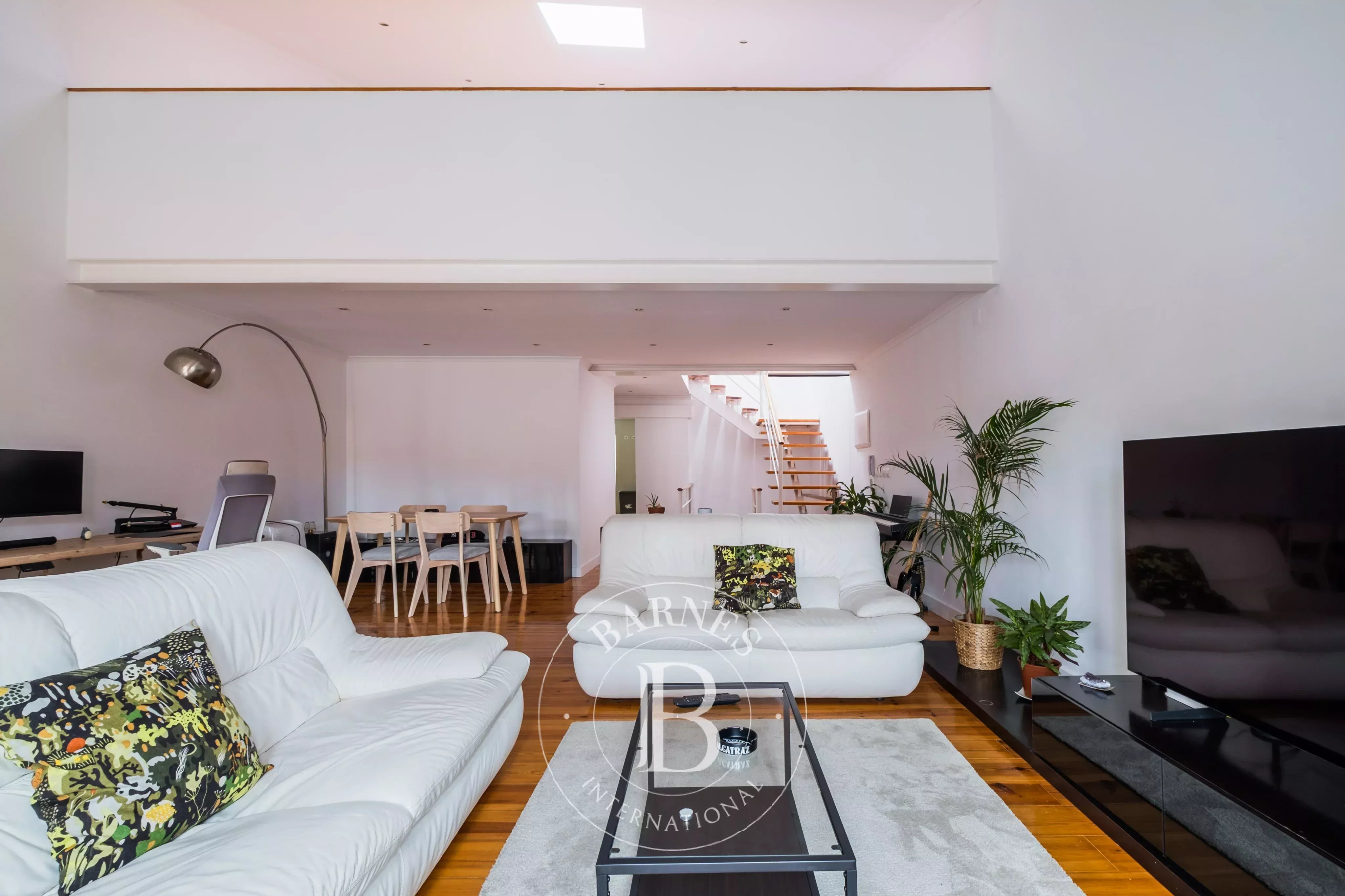 Duplex muito central