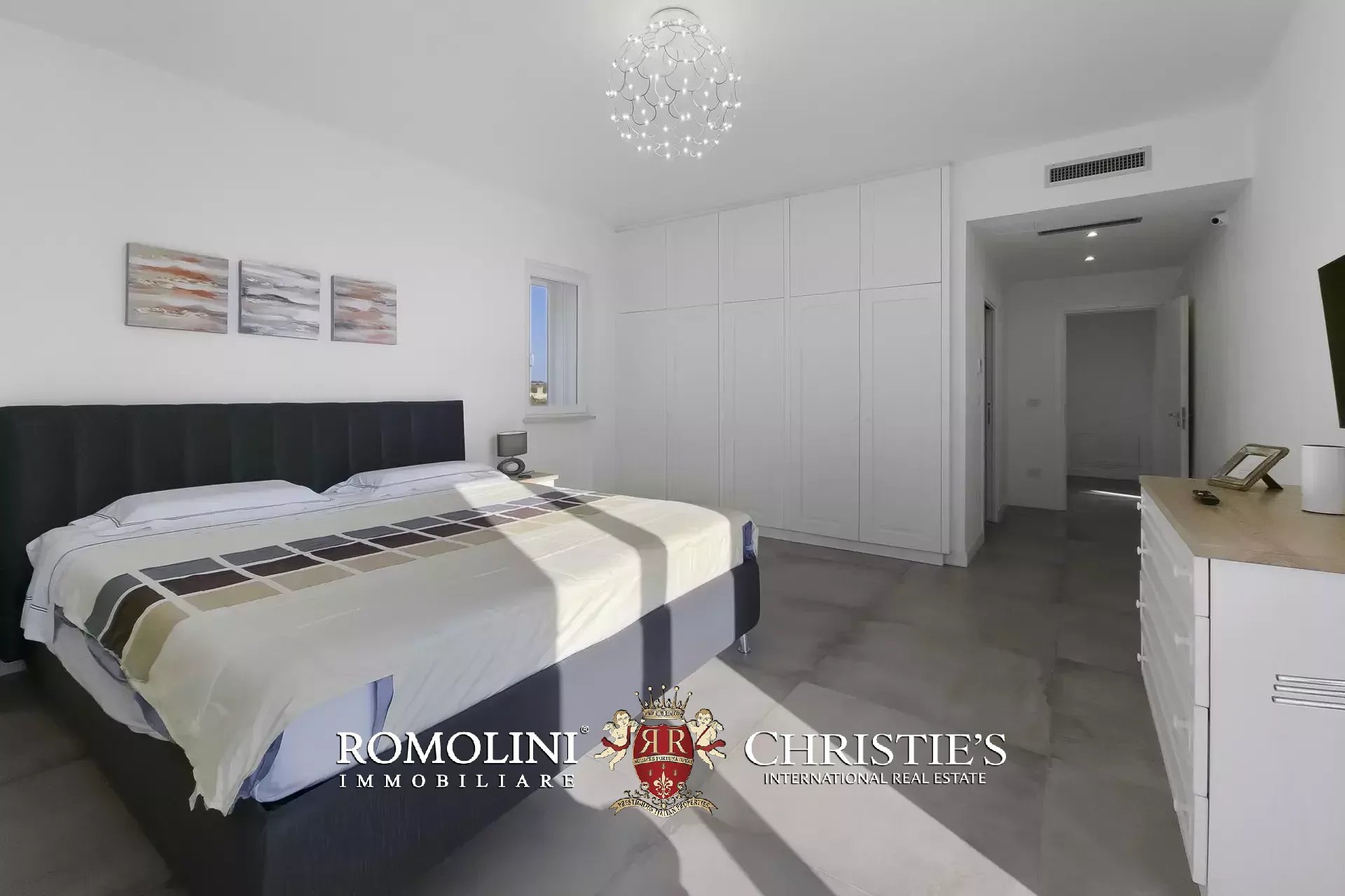 5 Bedroom Villa/Townhouse's Image 22