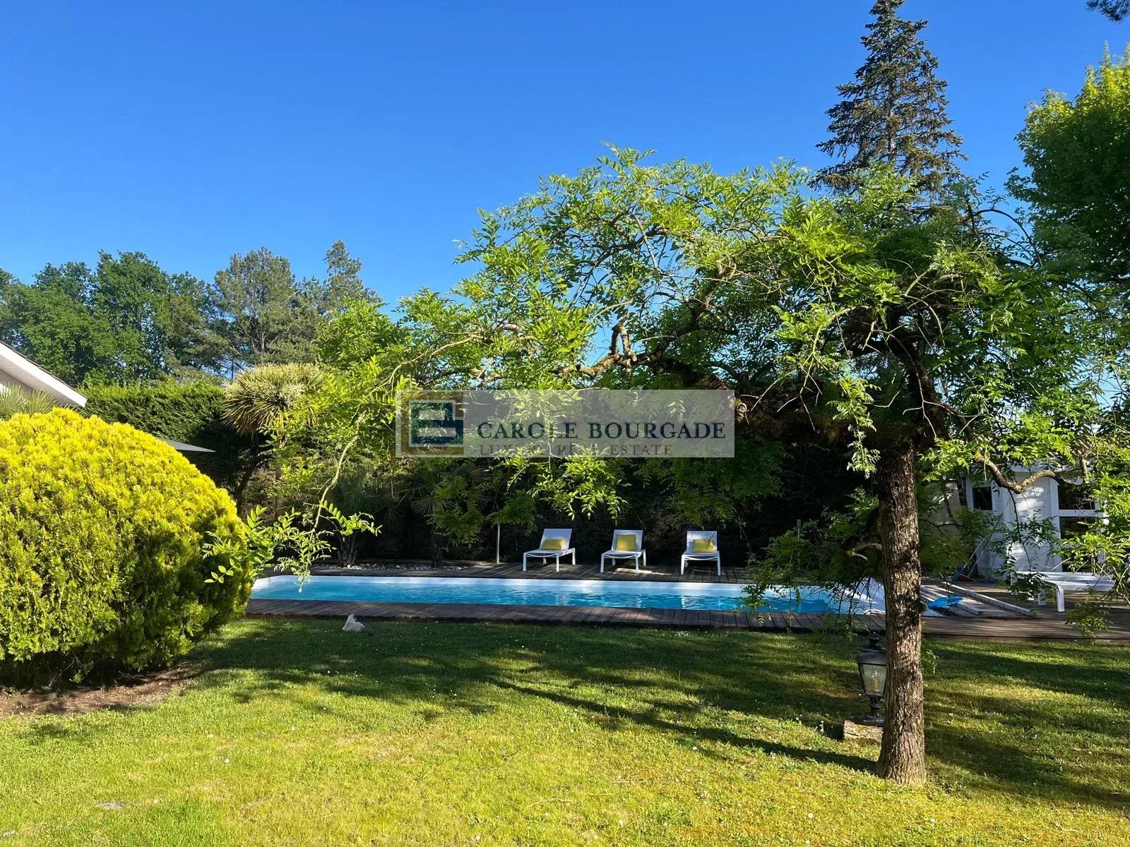 FOR RENT - PESSAC MAGONTY - MAGNIFICENT 5 BEDROOM HOUSE - SWIMMING POOL