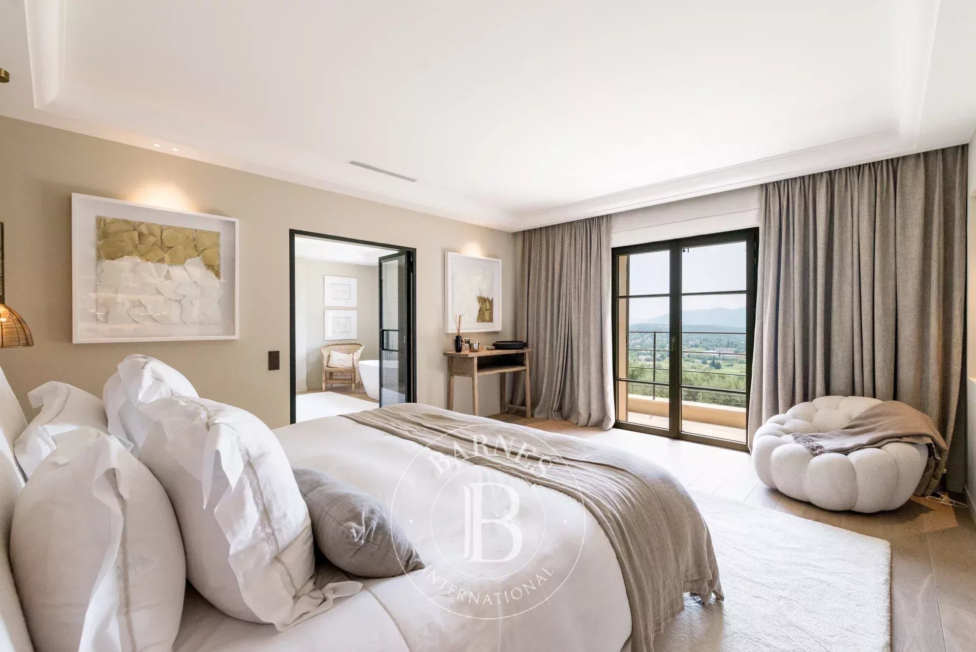 Ev Mougins - picture 8