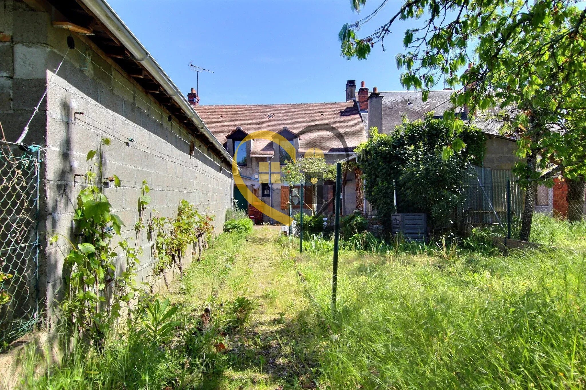 MAISON DE VILLAGE AVEC JARDIN, GARAGE - FORT POTENTIEL ! - Photo 5