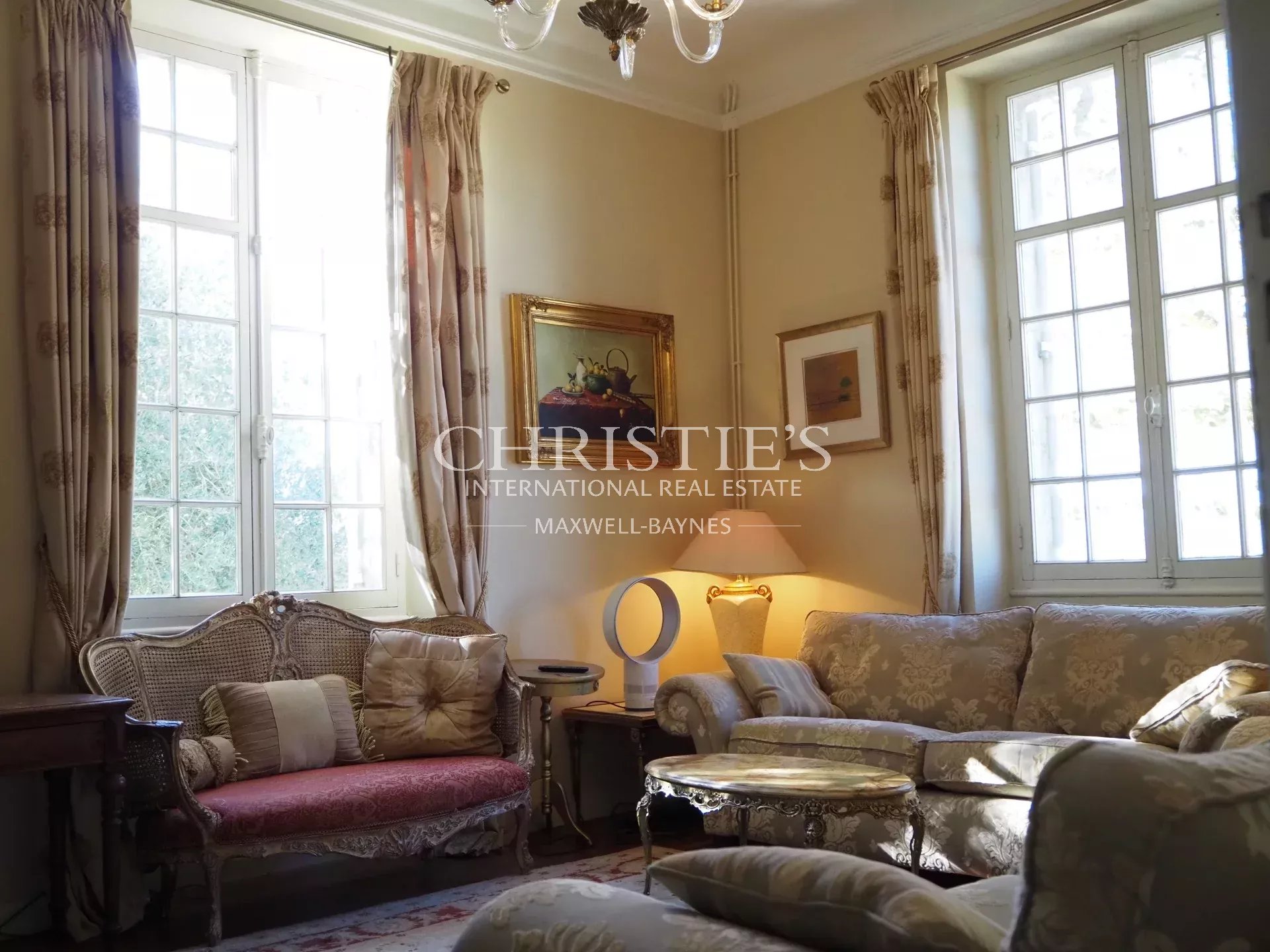 4 Bedroom Chateau's Image 12