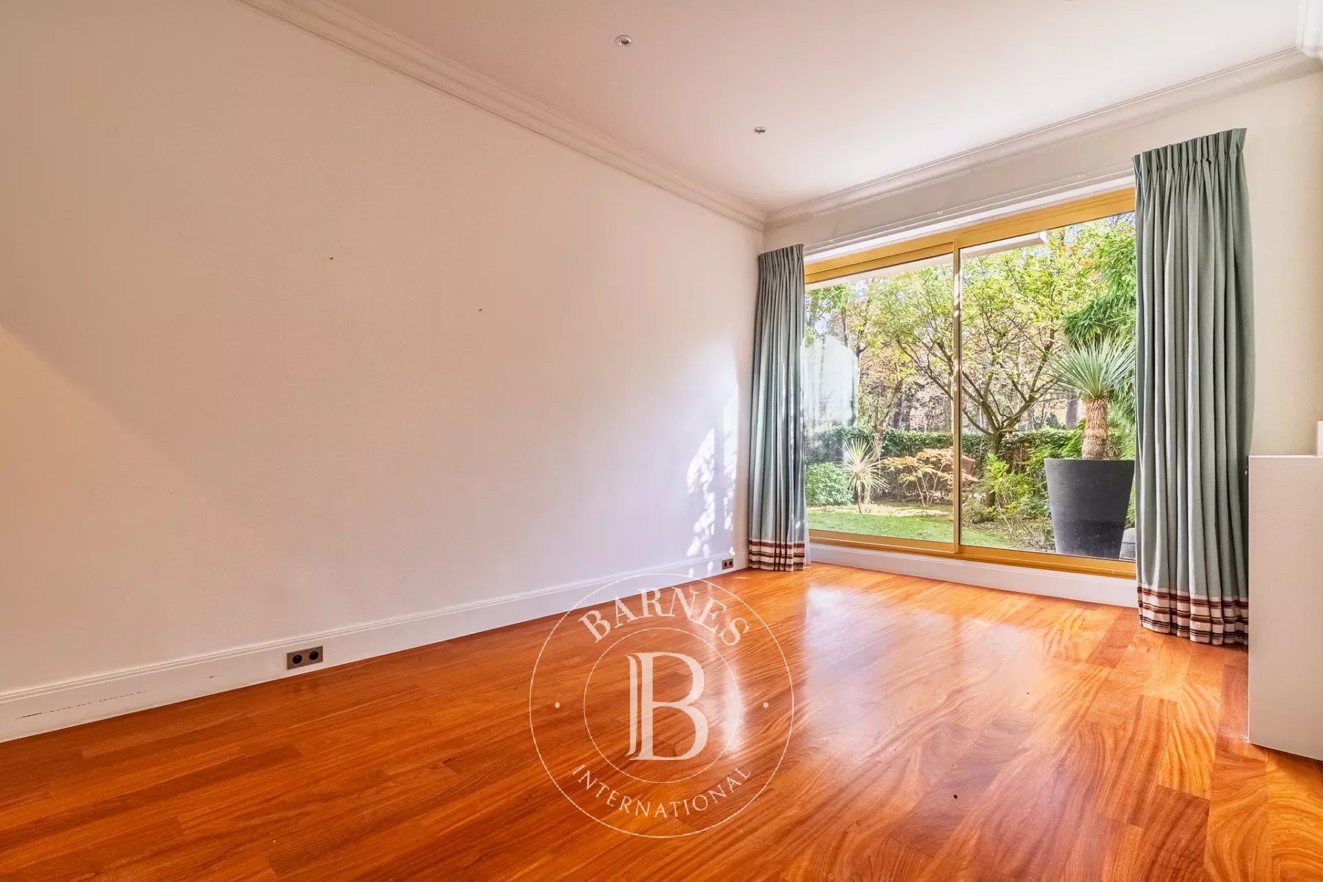 Daire Paris 16ème - picture 10