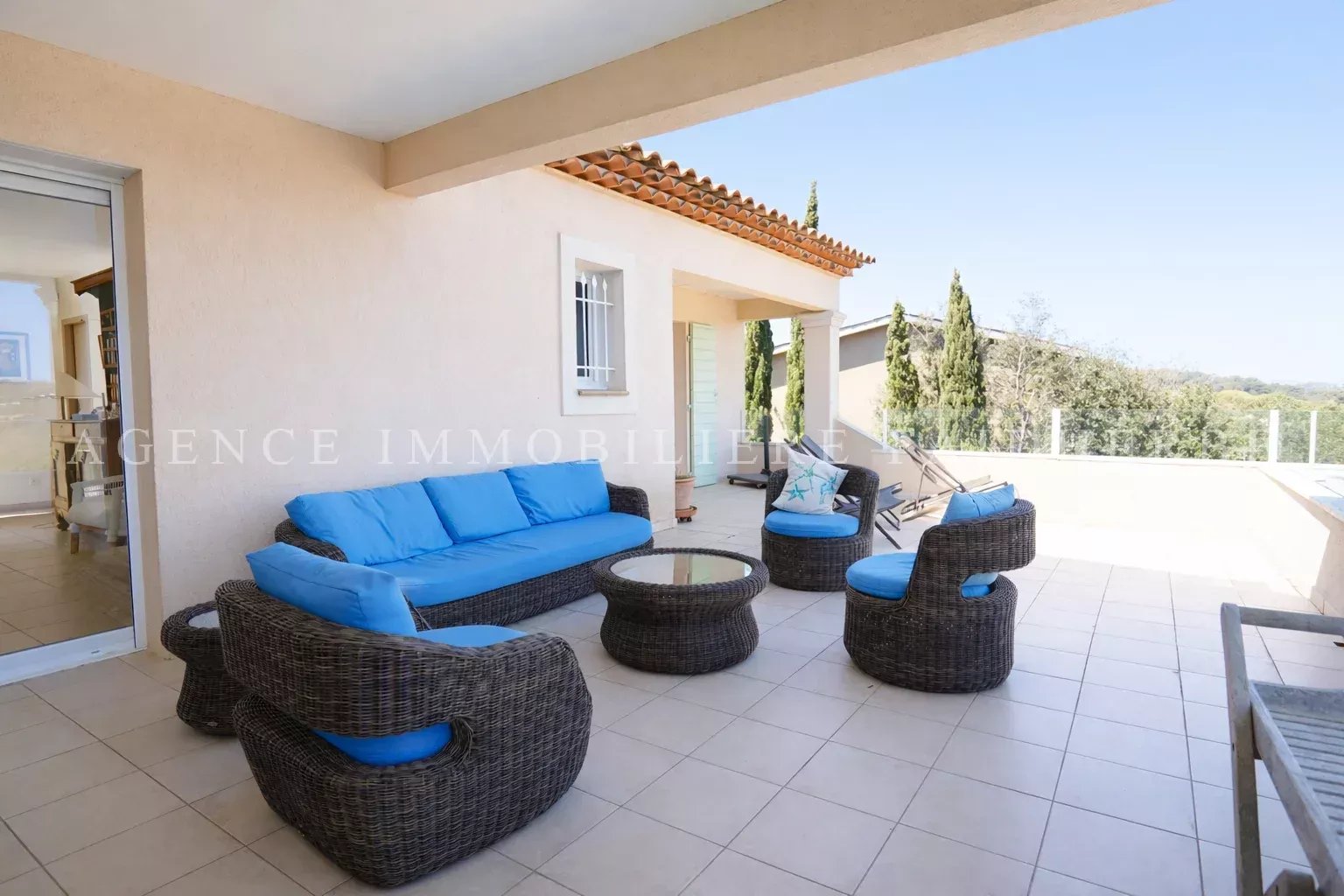 Villa au calme, vue mer et piscine REF 151