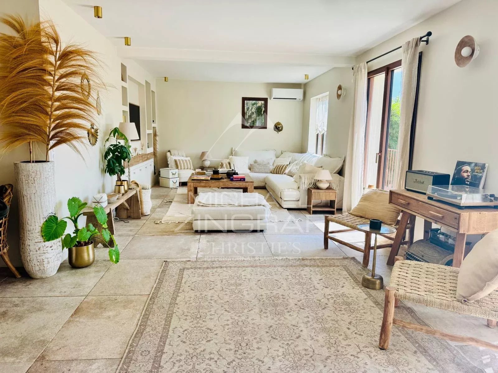 3 Bedroom Villa/Townhouse's Image 4