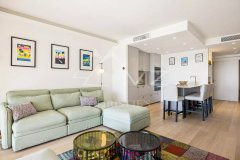 For Sale: Co Exclusivity Renovated Apartment with Panoramic Sea View in Residential Le Cannet — photo 4 of 7