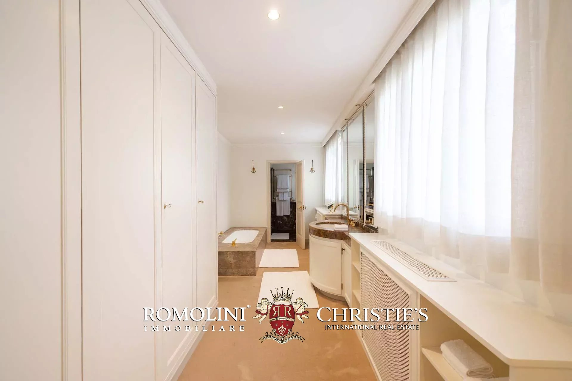 16 Bedroom Villa/Townhouse's Image 71
