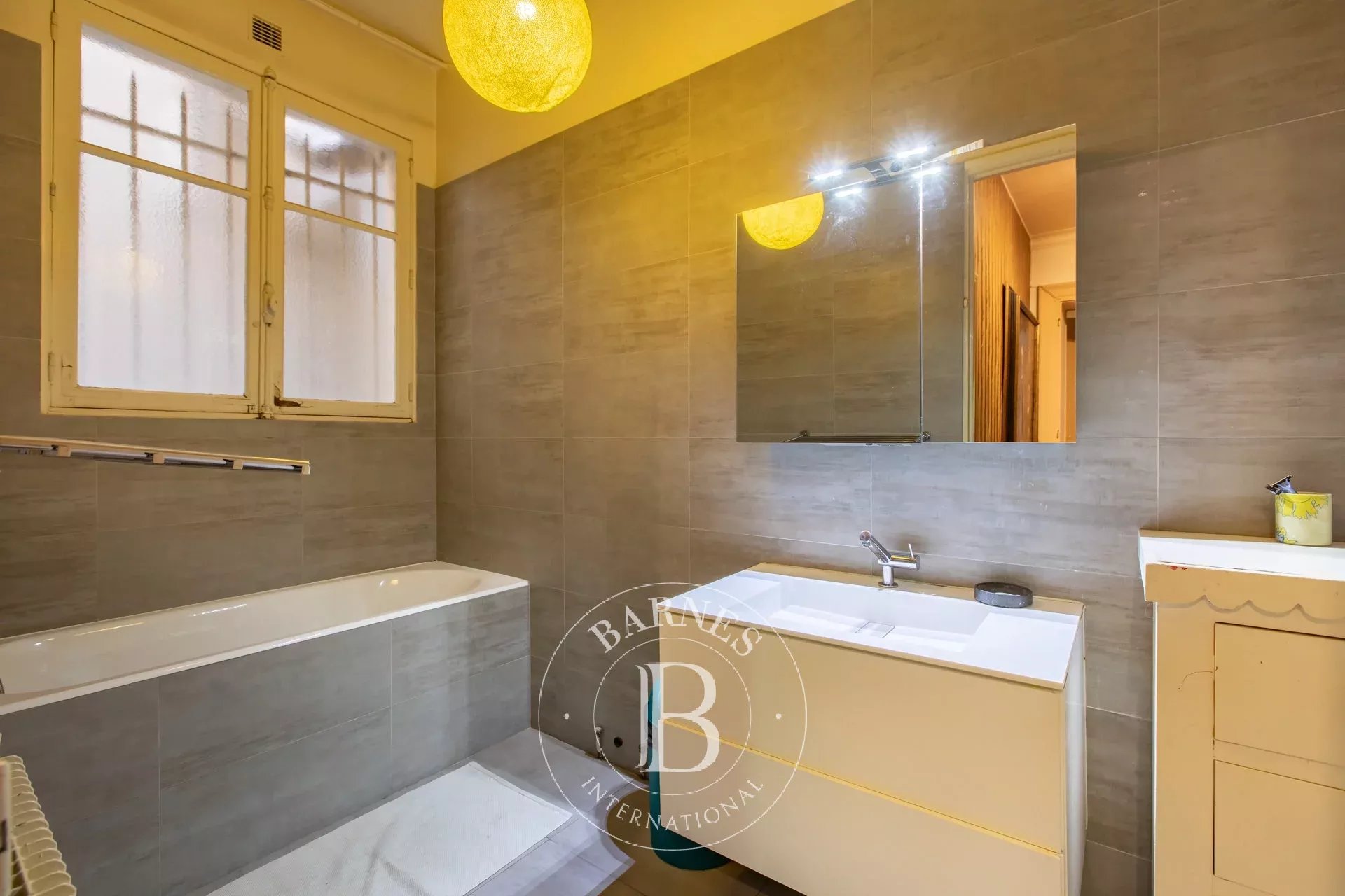 Daire Paris 8ème - picture 18