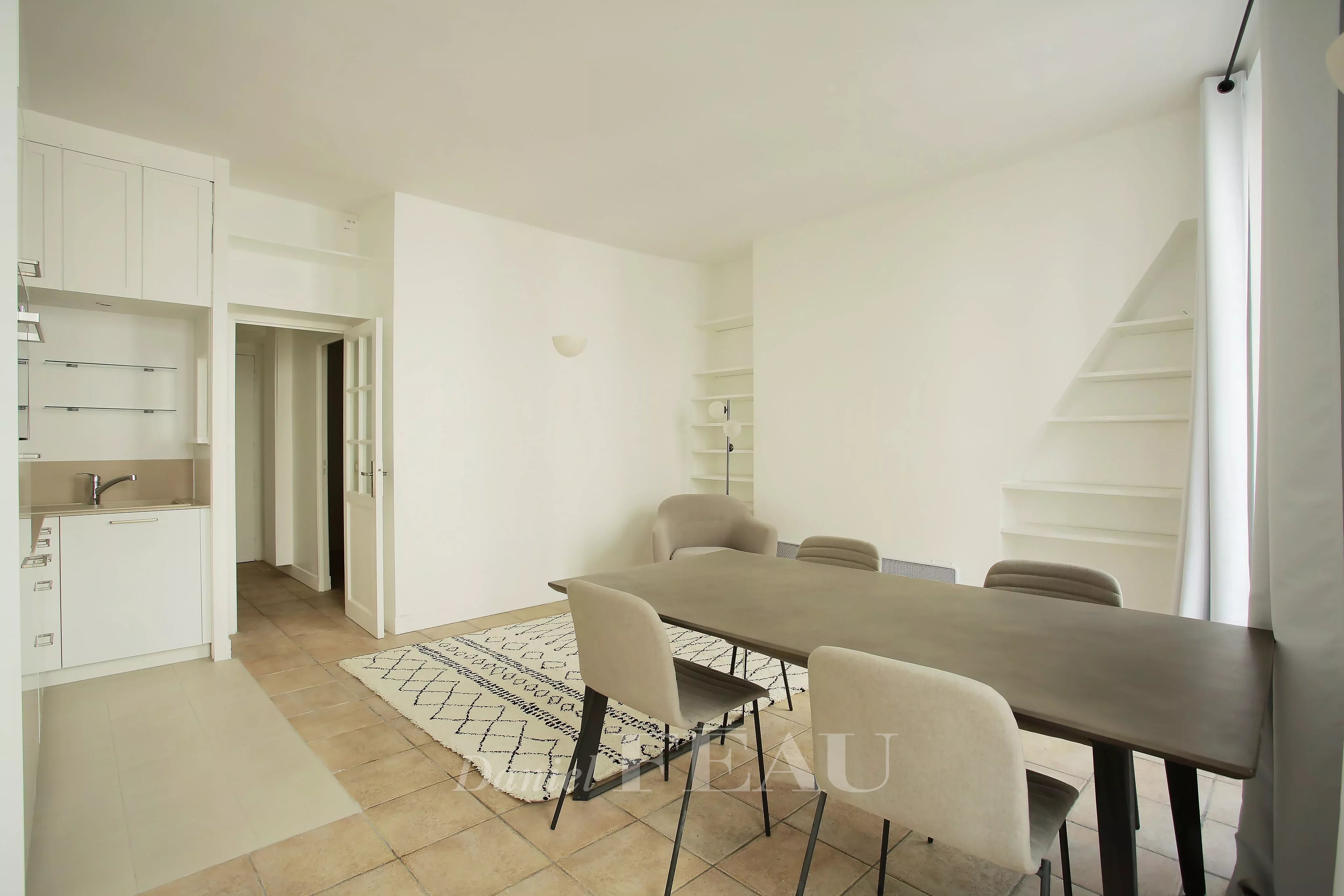 Dining room Tile