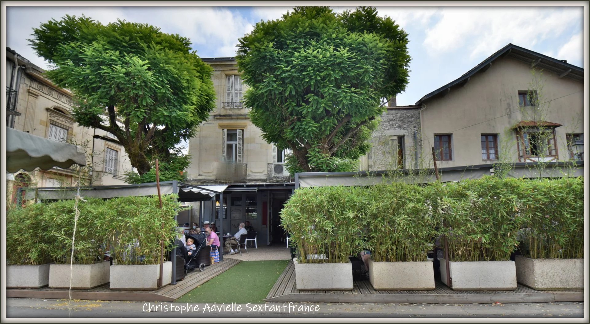 Fonds de commerce bar brasserie avec superbe terrasse, coeur de ville, vente cause retraite