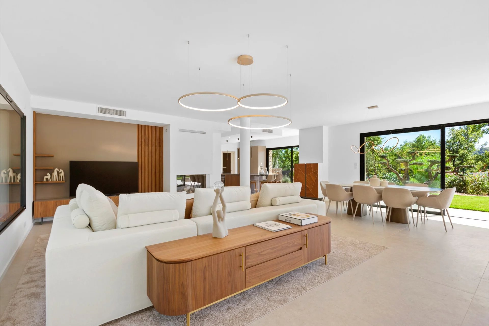 Stunning new built property in the domaine of Terre Blanche - Tourrettes Stunning new built property in the domaine of Terre Blanche - Tourrettes