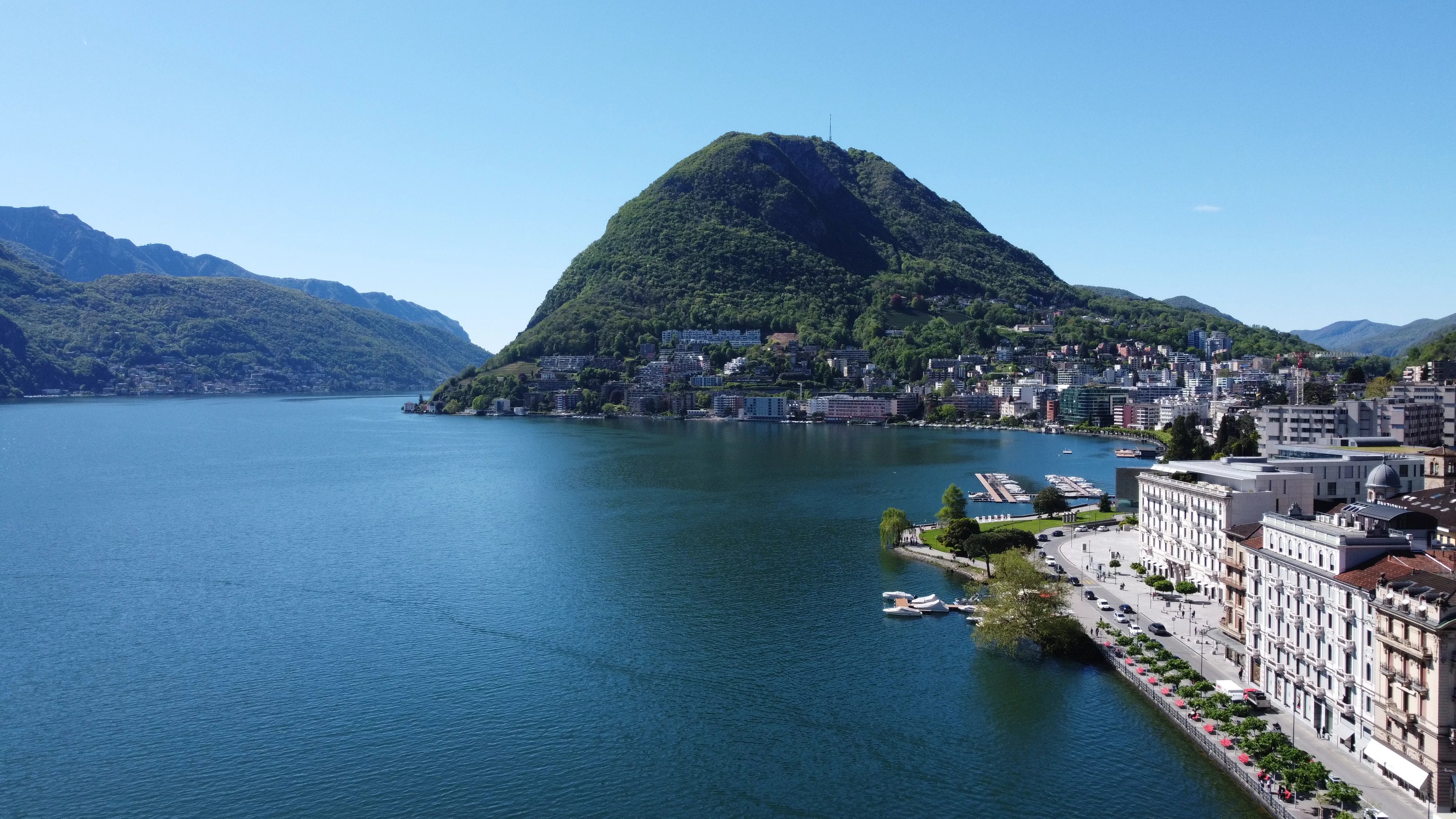 Magnificent Luxury Residence with Breathtaking Lake Views