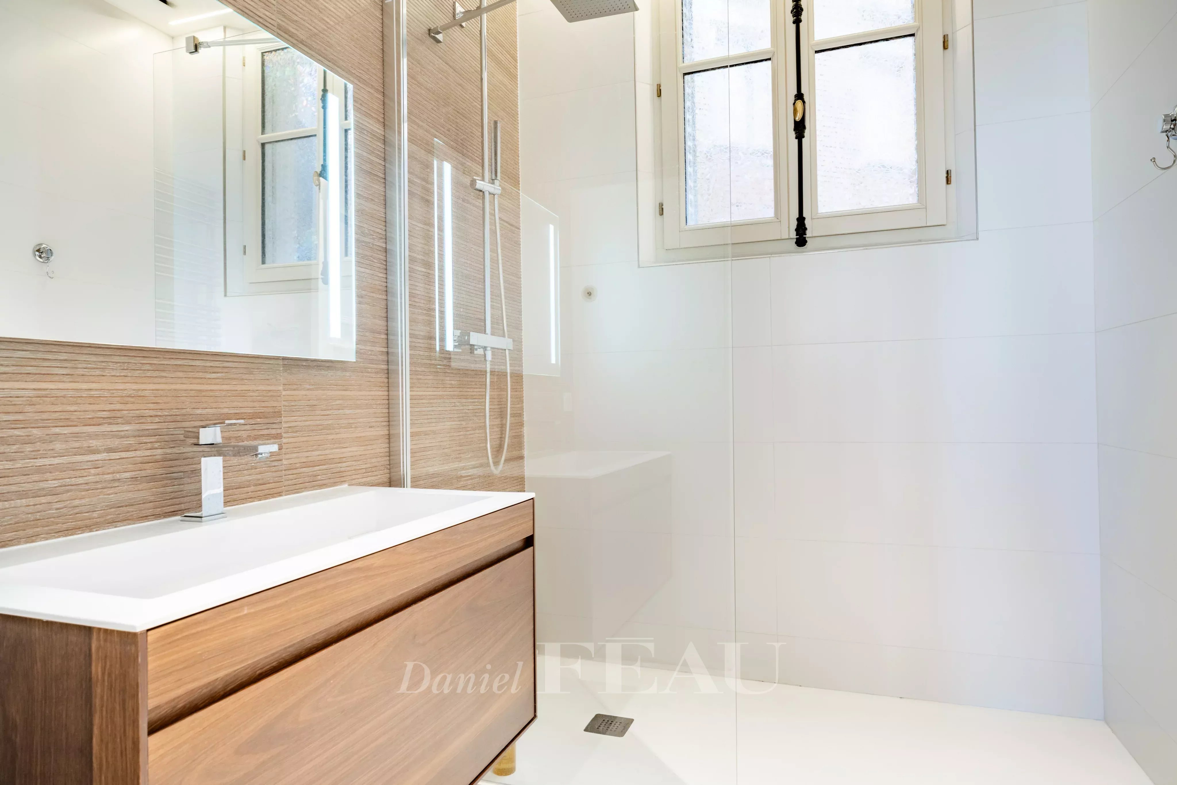 Sale Apartment Paris 16th