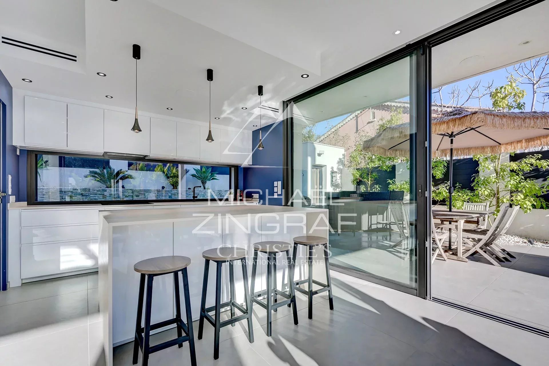4 Bedroom Villa/Townhouse's Image 4