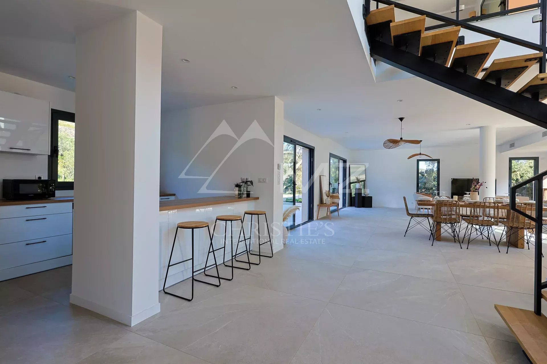 5 Bedroom Villa/Townhouse's Image 5