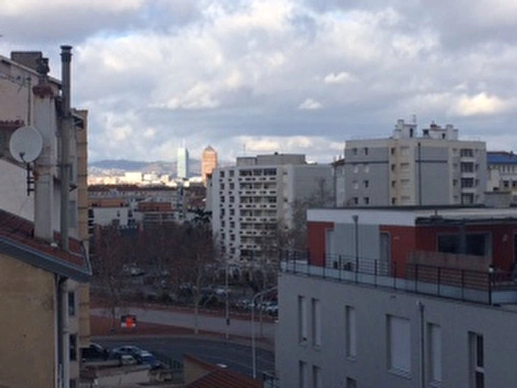 483223 Location Lyon 8ème