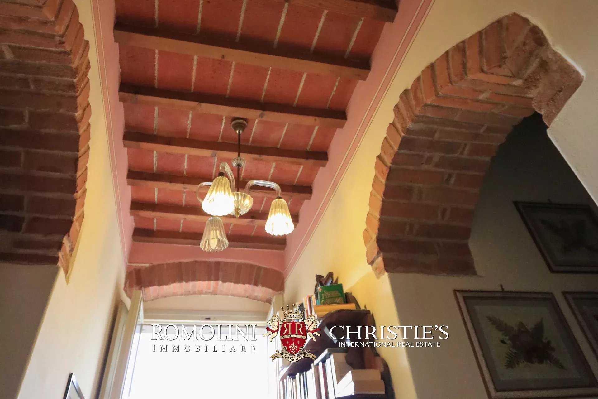 6 Bedroom Villa/Townhouse's Image 74