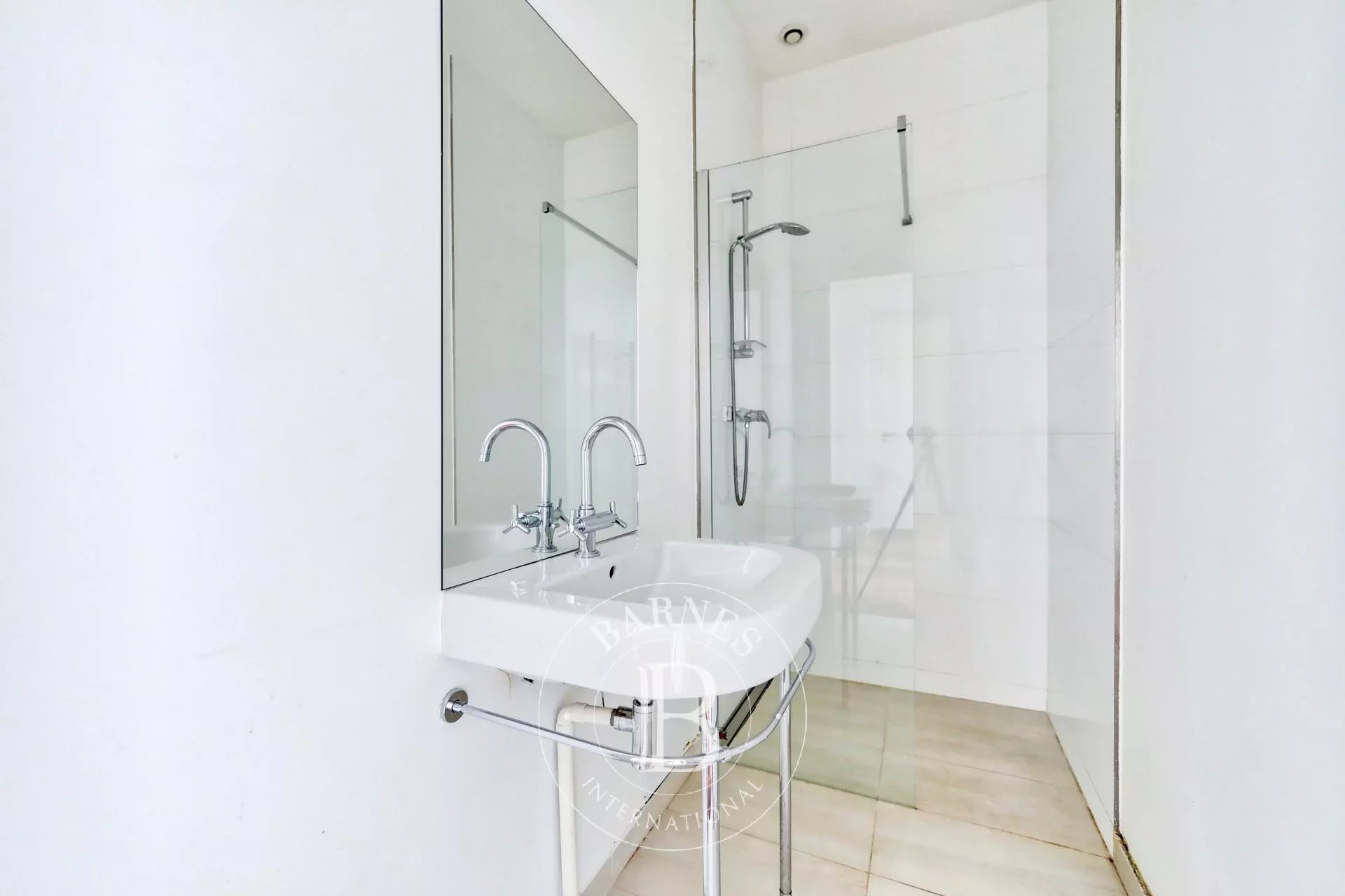 Daire Paris 8ème - picture 7